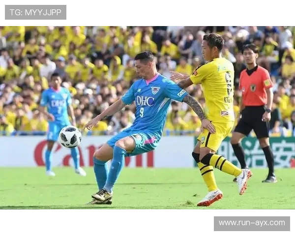 足球十七号球星盘点:历史与现役十七号球员大比拼 足球十七号球星盘点:历史与现役十七号球员大比拼