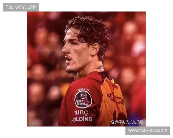 足球新帅哥球星崭露头角 吸引无数目光成为球迷新宠 足球新帅哥球星崭露头角 吸引无数目光成为球迷新宠